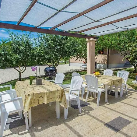 Milena 1 Apartment *